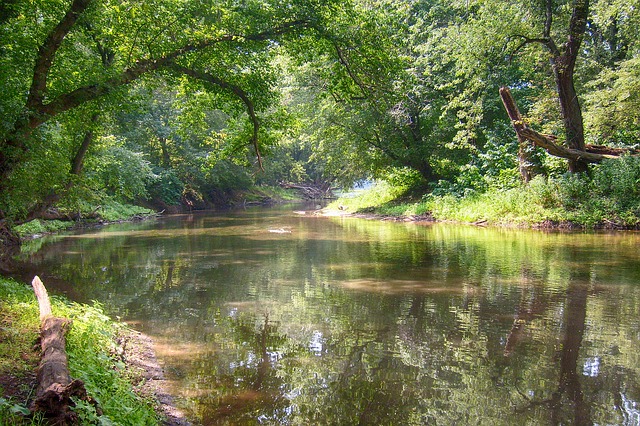 krajina s řekou